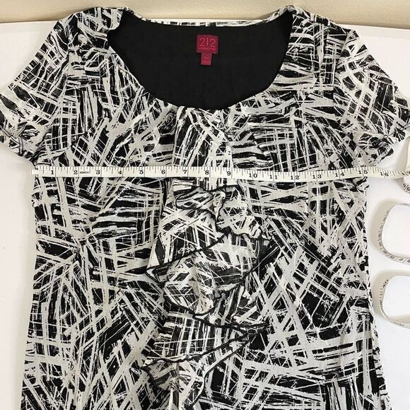 212 Collection| Ruffle| Lightweight| Has Stretch - Picture 3 of 11